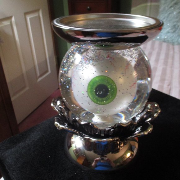 Bath & Body Works Accents Bath Body Works Eyeball Halloween 3 Wick Candle Pedestal Holder